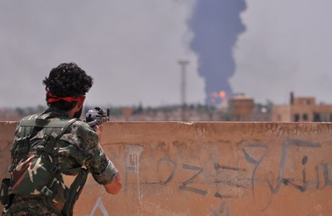 إيران تحشد 20 ألف جندي على حدود كردستان العراق